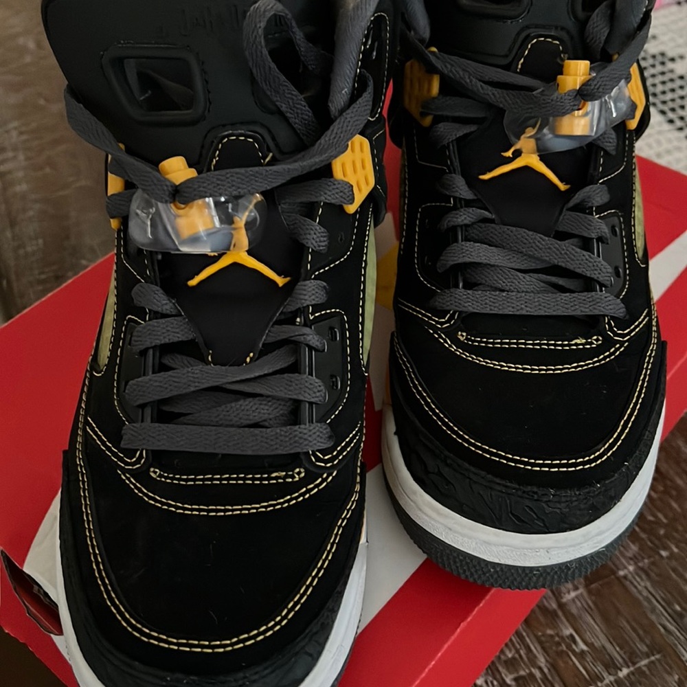 Jordan Spizike Black University Gold Size 9